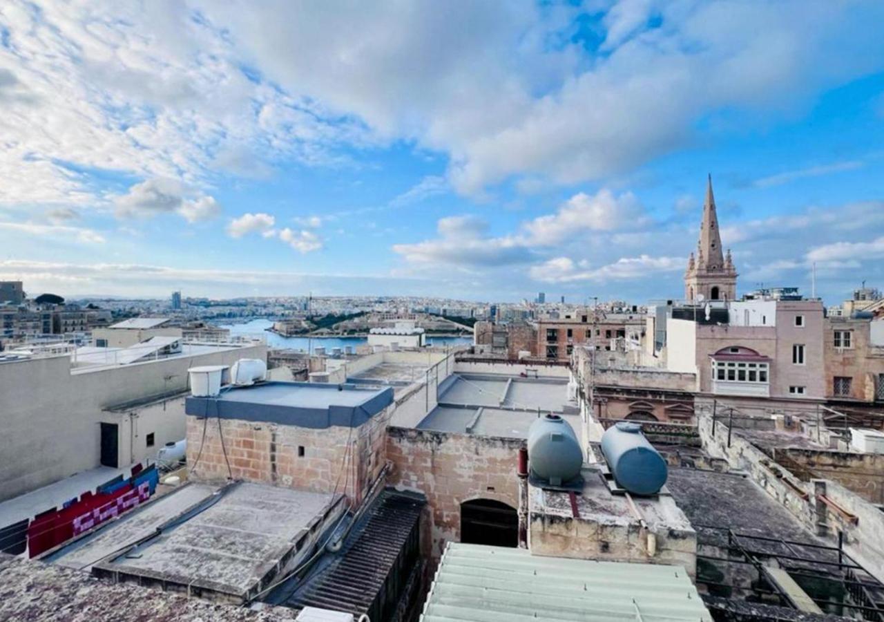 Deluxe One Bedroom Apartment 10 Meters From Valletta Center Екстериор снимка
